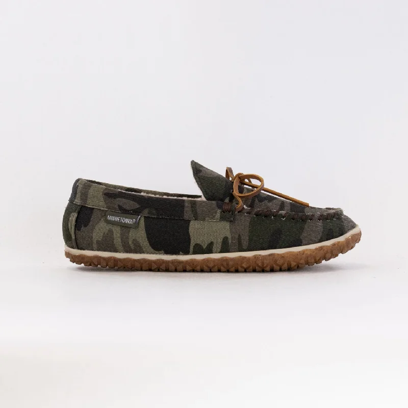 Fashionable Summer Boots Minnetonka Tomm (Men's) -Green Camo Print