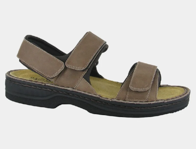 High Fashion Sneakers Arthur
