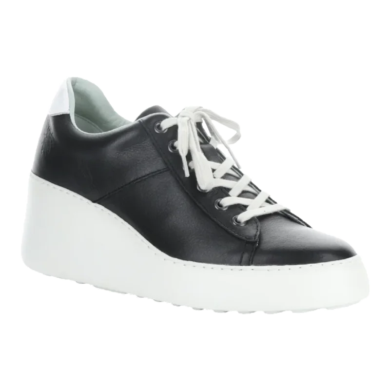 Best Hiking Shoes For Winter Delf
