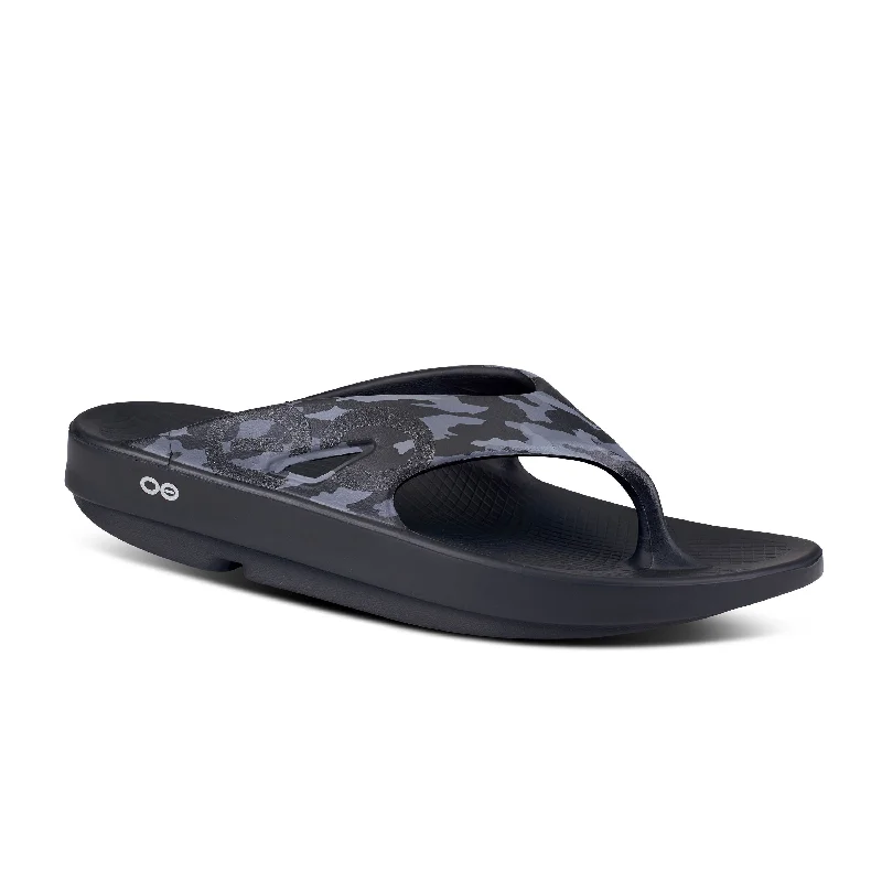 Best Hiking Sandals Online Sale Unisex Oofos OOriginal Thong Color: Black Camo