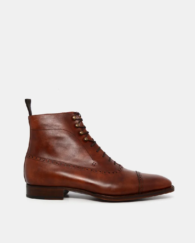 Comfortable Dress Flats Museum Cognac Balmoral Brogue Boot