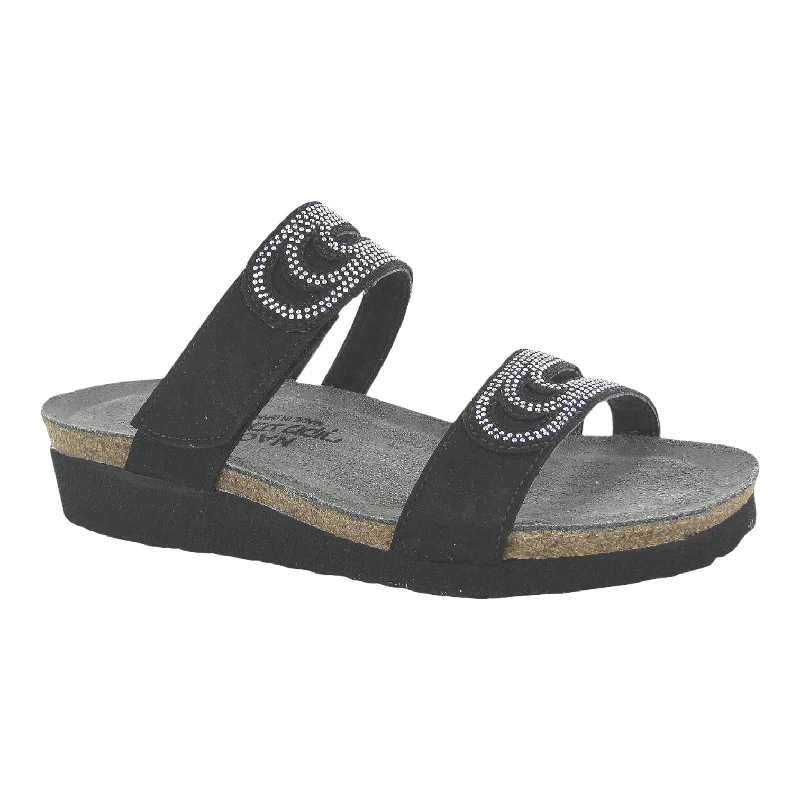 Best Hiking Boots For Women Ainsley