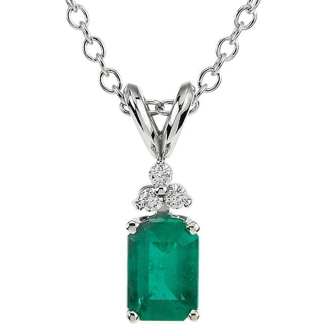 14KT WHITE GOLD EMERALD & DIAMOND 18" NECKLACE