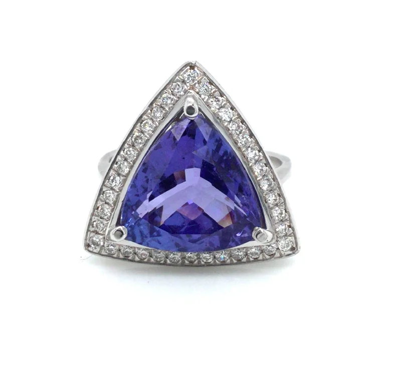 14K Tanzanite and Natural Diamond Ring Size 7