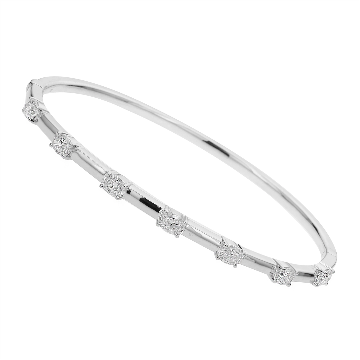 18K White Gold Diamond Bangle Bracelet