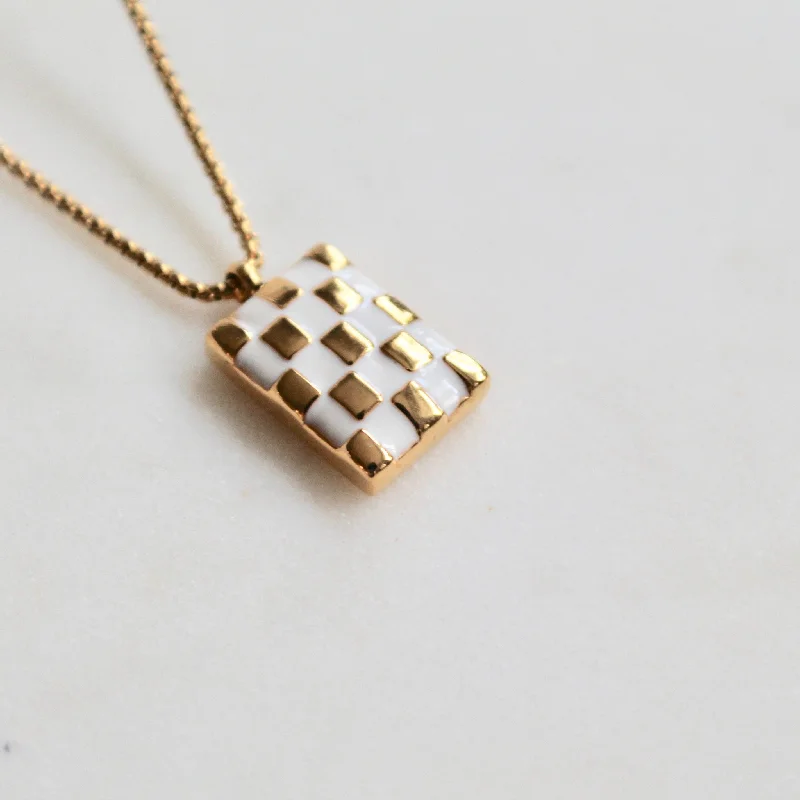 Checker necklace