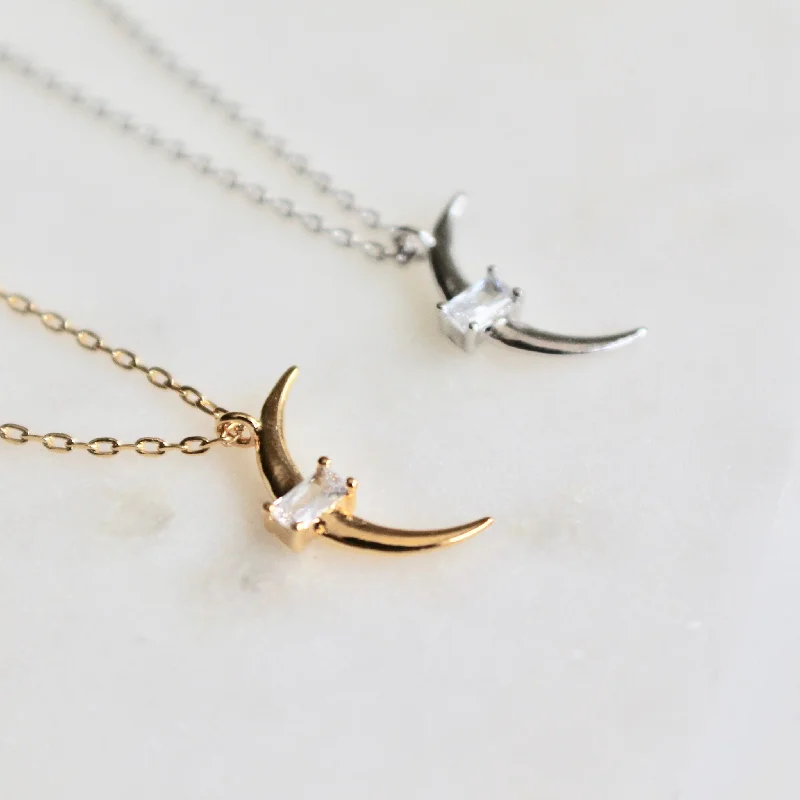 Crescent dainty necklace