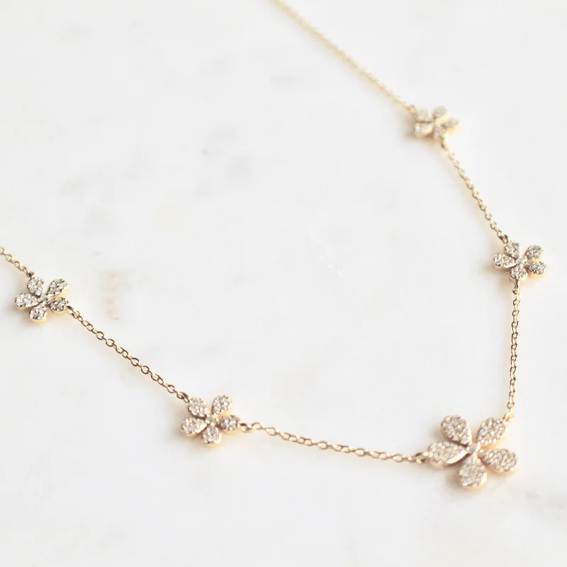 Daisy choker necklace