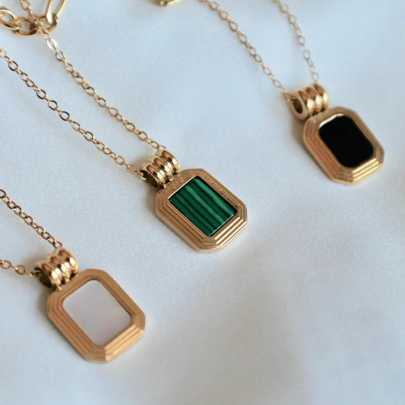 Layered pendant necklace