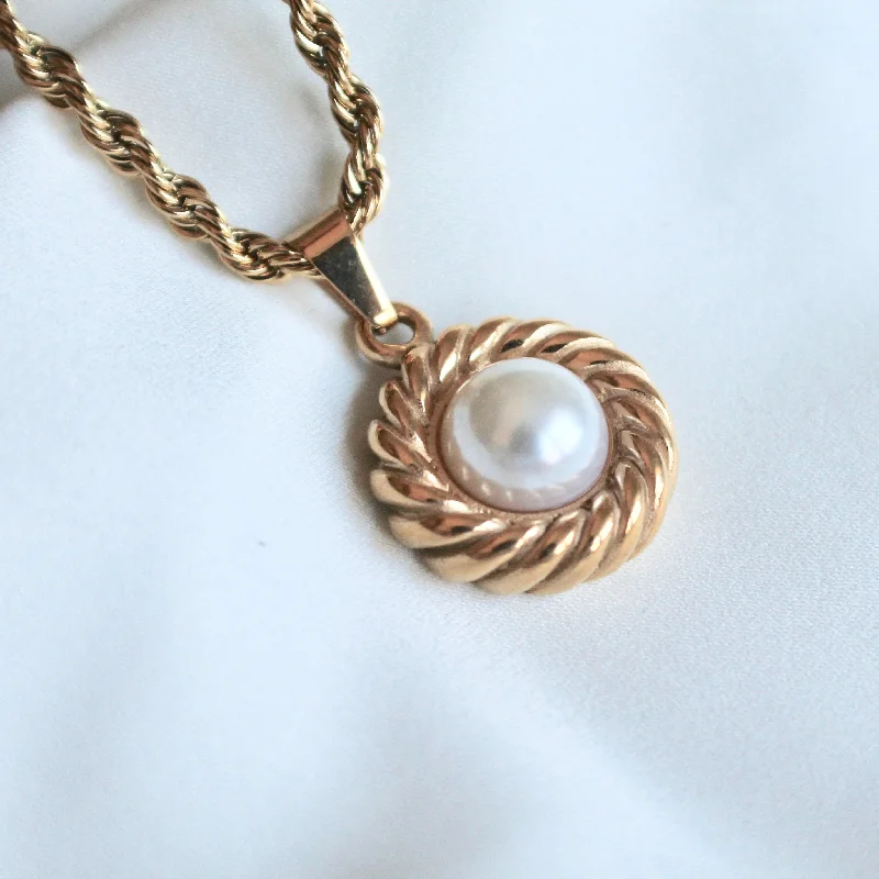 Pearl medallion necklace